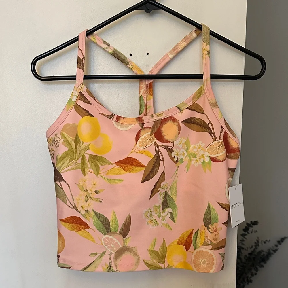 NWT Beyond Yoga Slim Racerback Crop Tank in Pink Lemonade- Size Medium - Picture 1 of 4